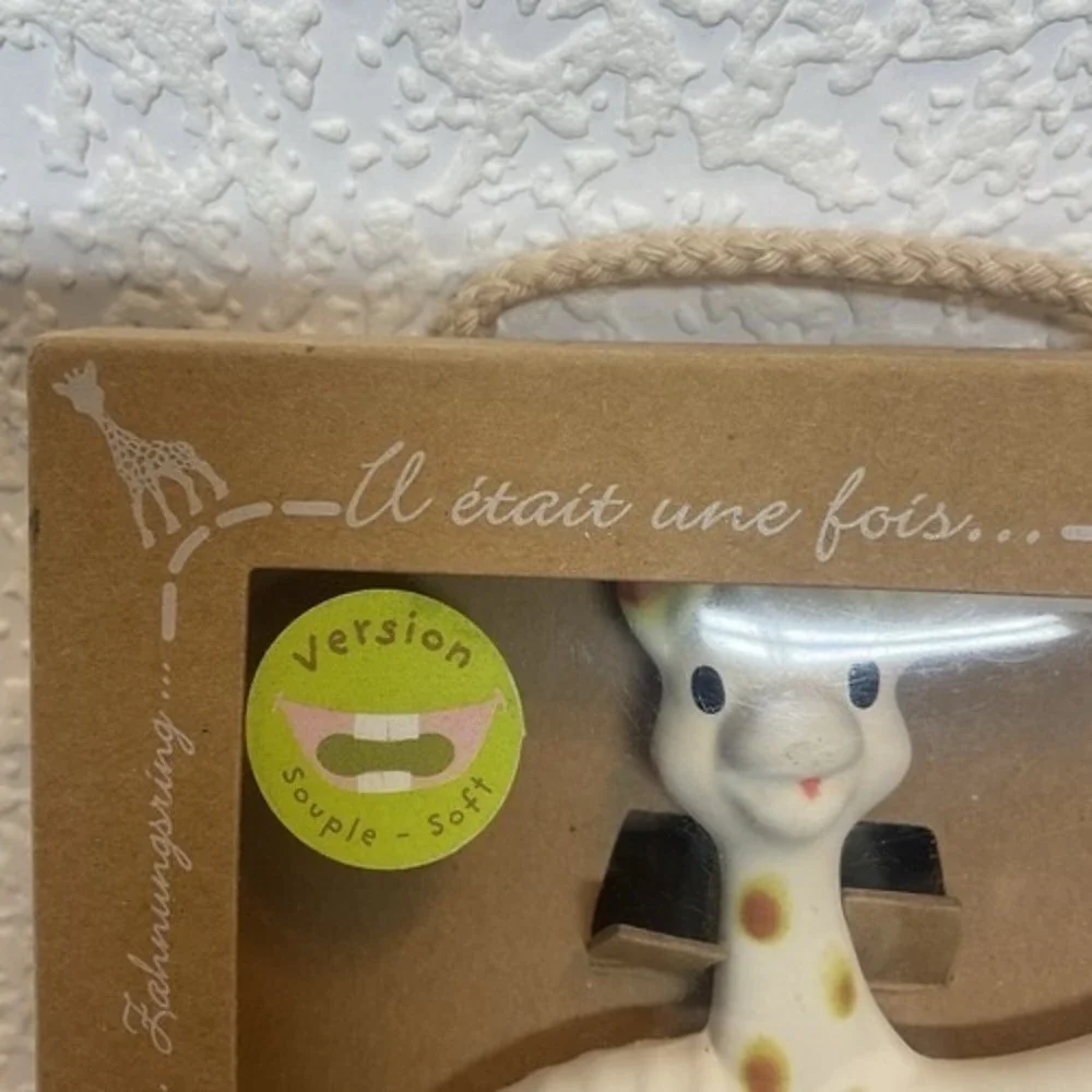 NWB Sophie La Girafe-So Pure Natural Rubber Soft Baby Teething Ring from France